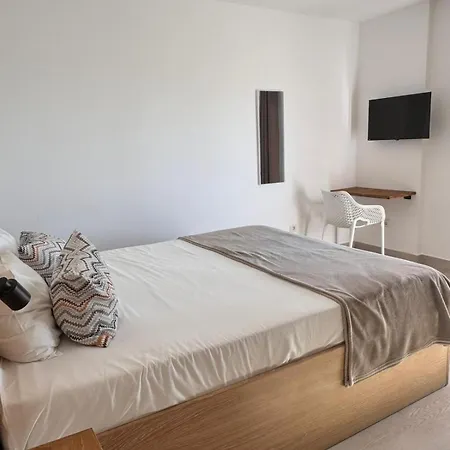 אכסניה Surfhouse *