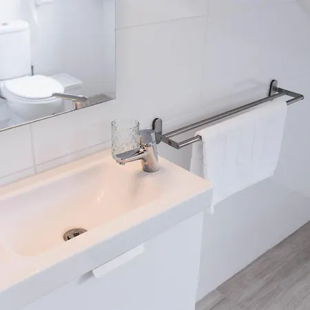 אכסניה Surfhouse *