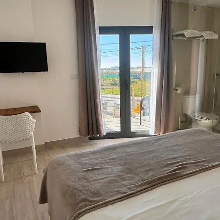 אכסניה Surfhouse פרל