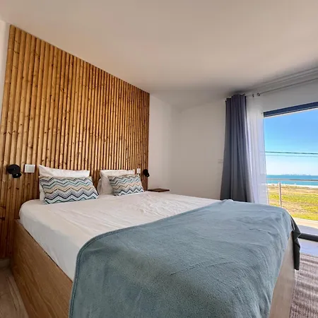 Surfhouse אכסניה *